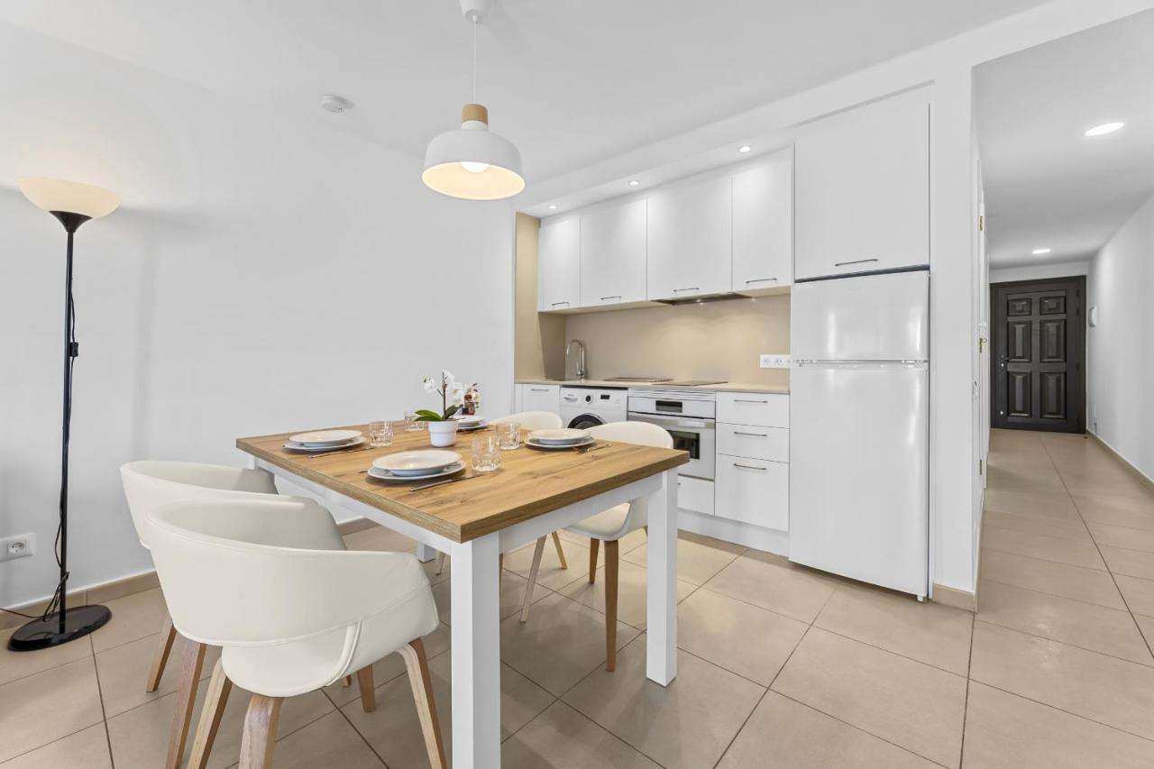 Апартаменти Casahost Bastian Boutique II Seaview Коста-Тегісе Екстер'єр фото